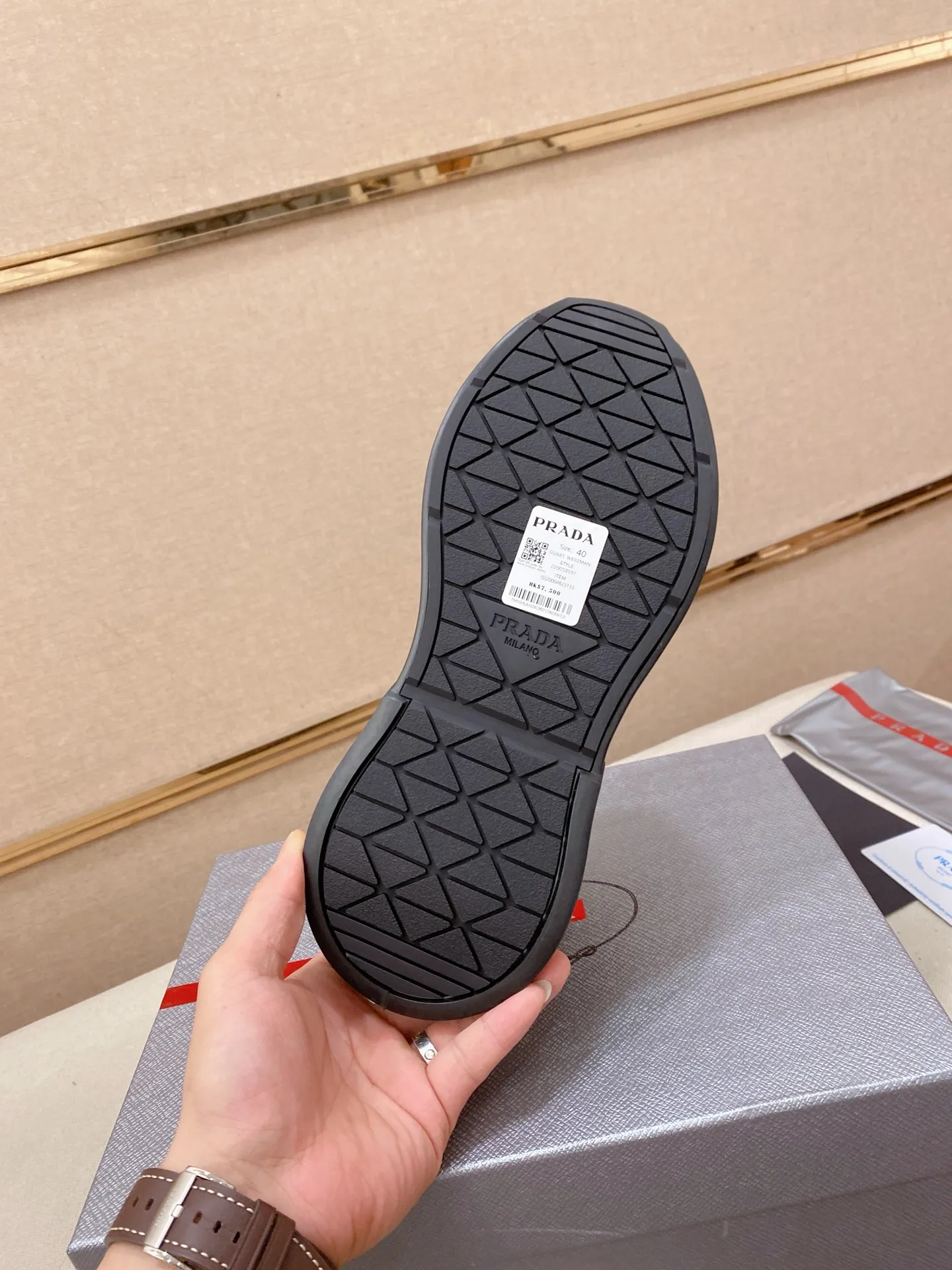 Men's shoes 💰 660💰 ✔️✔️✔️High-quality new PRADA counters are launched at the same time. The new men's shoes and 😘fabrics are selected from first-layer cowhide fabrics. Lining: Imported cowhide leather lining. 👍🏿High-end☄️Open-molded non-slip rubber outsole, exquisite lines, simple and elegant, comfortable and high-end for leisure travel. Code number: 38 to 45